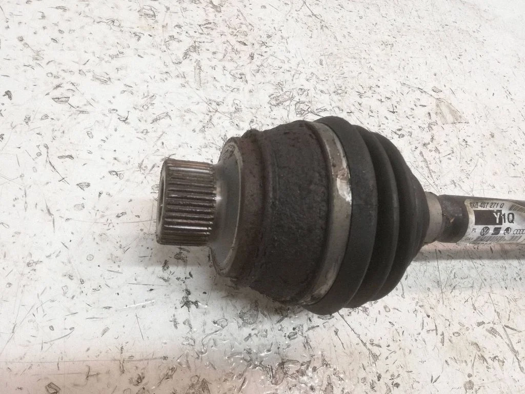 Front driveshaft 8K0407271Q