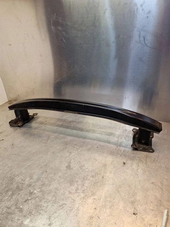 Front bumper cross member – Volkswagen Golf Plus (2005-2013)