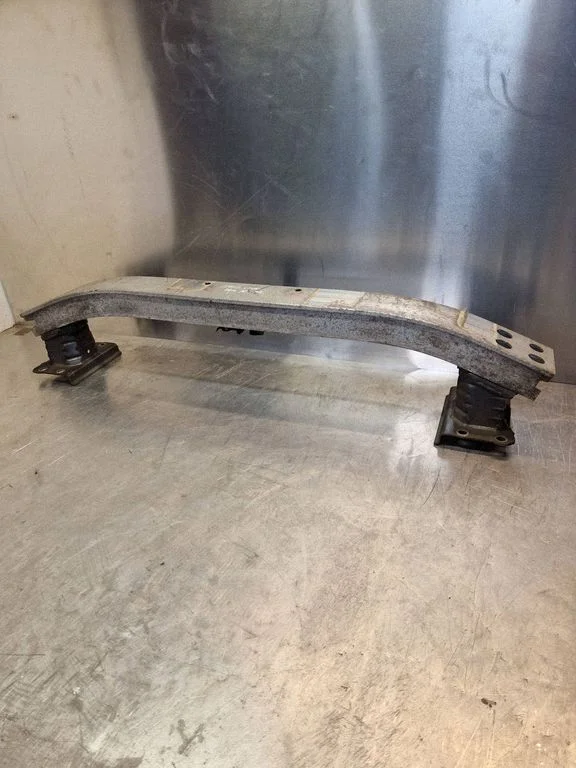 Front bumper cross member – Toyota Corolla Verso AR10 (2004-2009)
