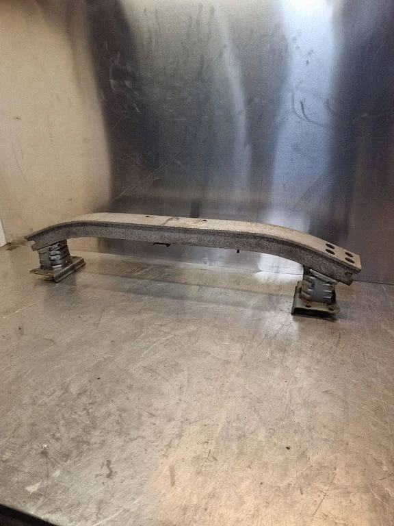Front bumper cross member – Toyota Corolla Verso AR10 (2004-2009)