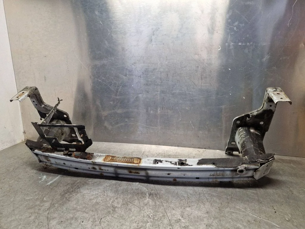 Front bumper cross member EM2B1R90022AK