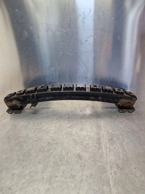 Front bumper cross member – Chrysler Voyager (2008-2016)