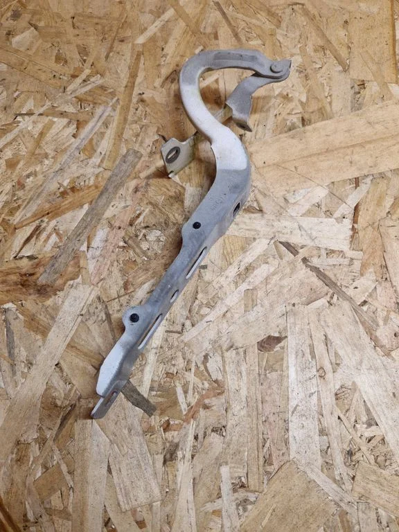 Engine bonnet/hood hinges 728640C03
