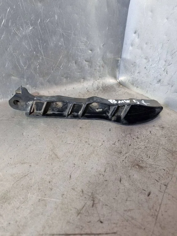 Front bumper mounting bracket – BMW 5 Series E60 E61 (2004-2010)