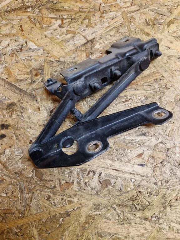 Engine bonnet/hood hinges – Opel Insignia A (2008-2017)