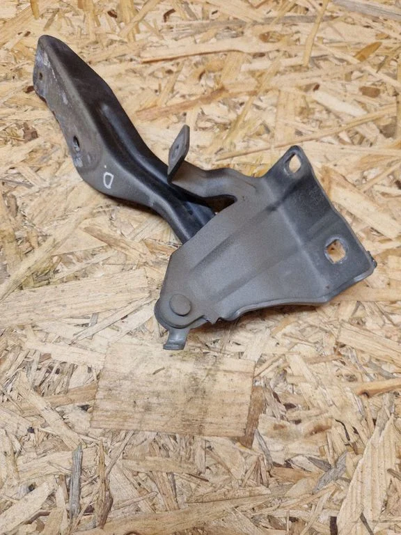 Engine bonnet/hood hinges – Nissan Qashqai (2014-2016)