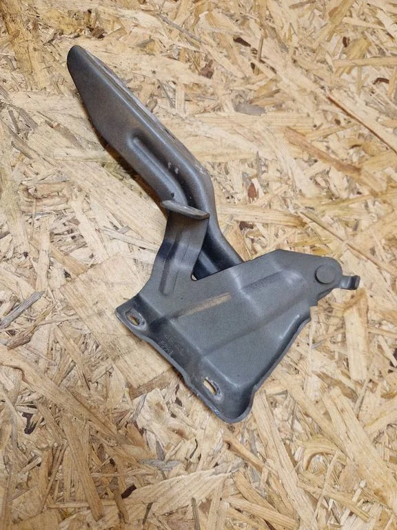 Engine bonnet/hood hinges – Nissan Qashqai (2014-2016)
