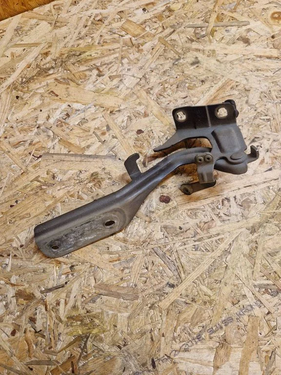 Mootorikapoti hinged – Nissan Juke I F15 (2010-2018)