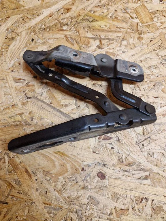 Engine bonnet/hood hinges AM51R16800AE