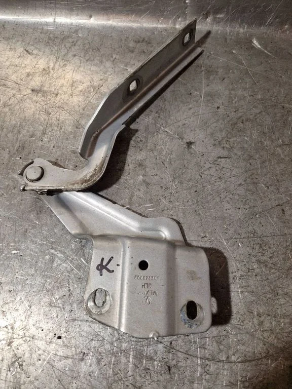 Mootorikapoti hinged – Volkswagen Jetta VI (2011-2018)