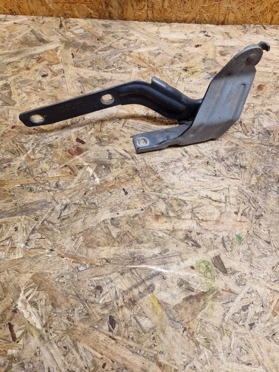 Engine bonnet/hood hinges 7N0823301B