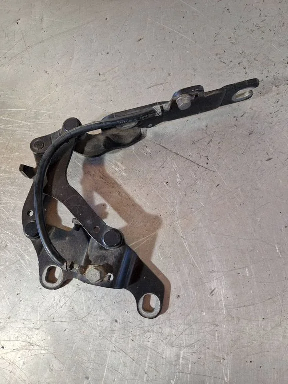 Engine bonnet/hood hinges 7115263