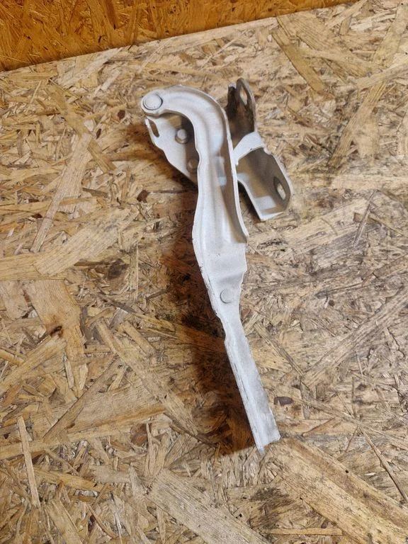 Mootorikapoti hinged C0231G