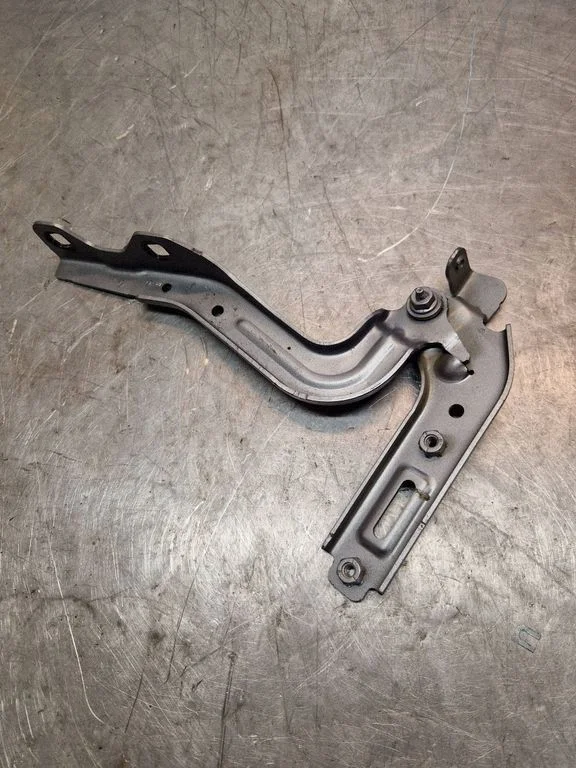 Mootorikapoti hinged – Chrysler Pacifica (2017-)