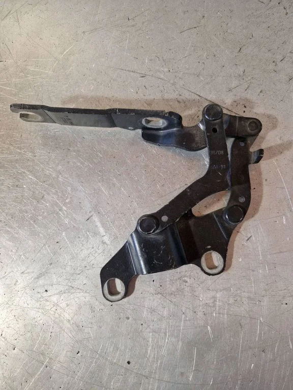 Engine bonnet/hood hinges 7115264