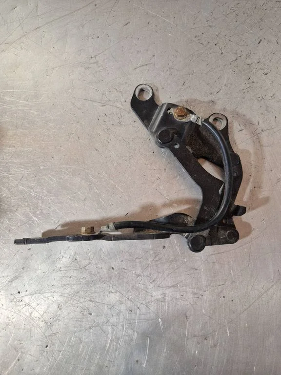 Engine bonnet/hood hinges – BMW 3 Series E92 E93 (2005-2014)