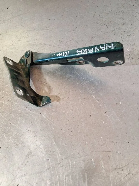 Mootorikapoti hinged – Nissan Navara D40 (2004-2015)