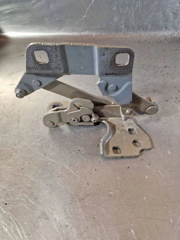 Engine bonnet/hood hinges – Mercedes-Benz ML-Class W166 (2012-2017)