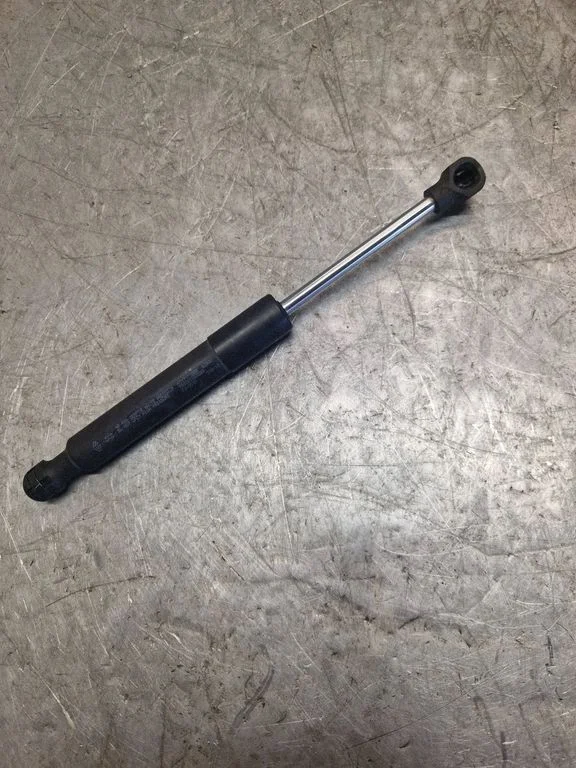 Motora pārsega amortizators 654707388R