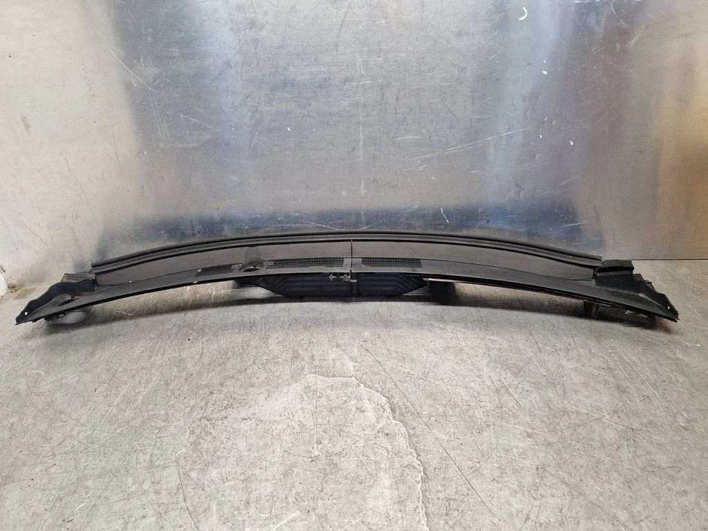 Wiper trim 668631BG0A