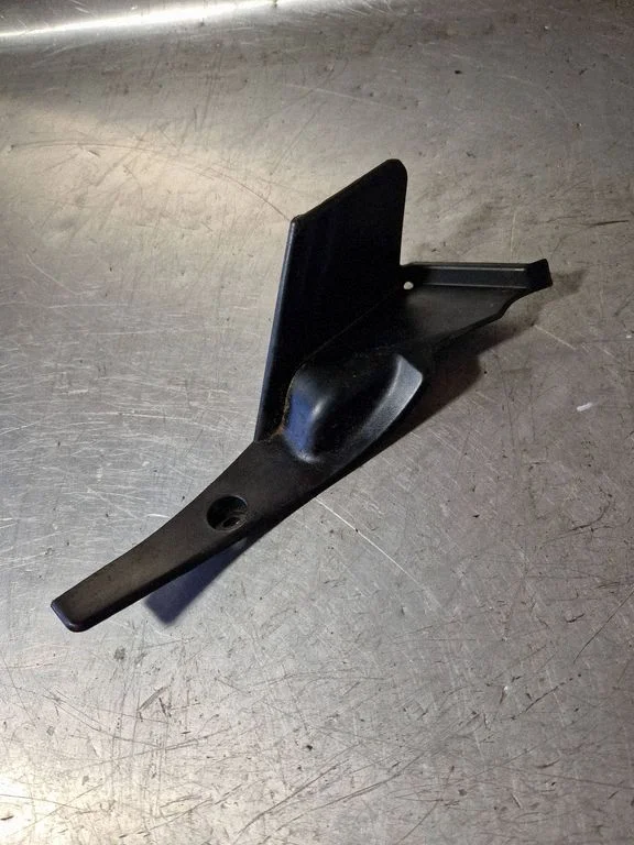Wiper trim 91423AE000