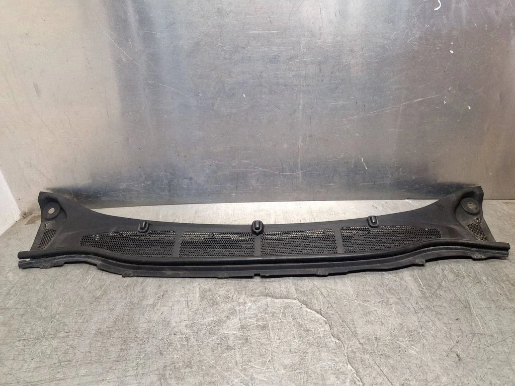 Wiper trim EM2BR02216AD