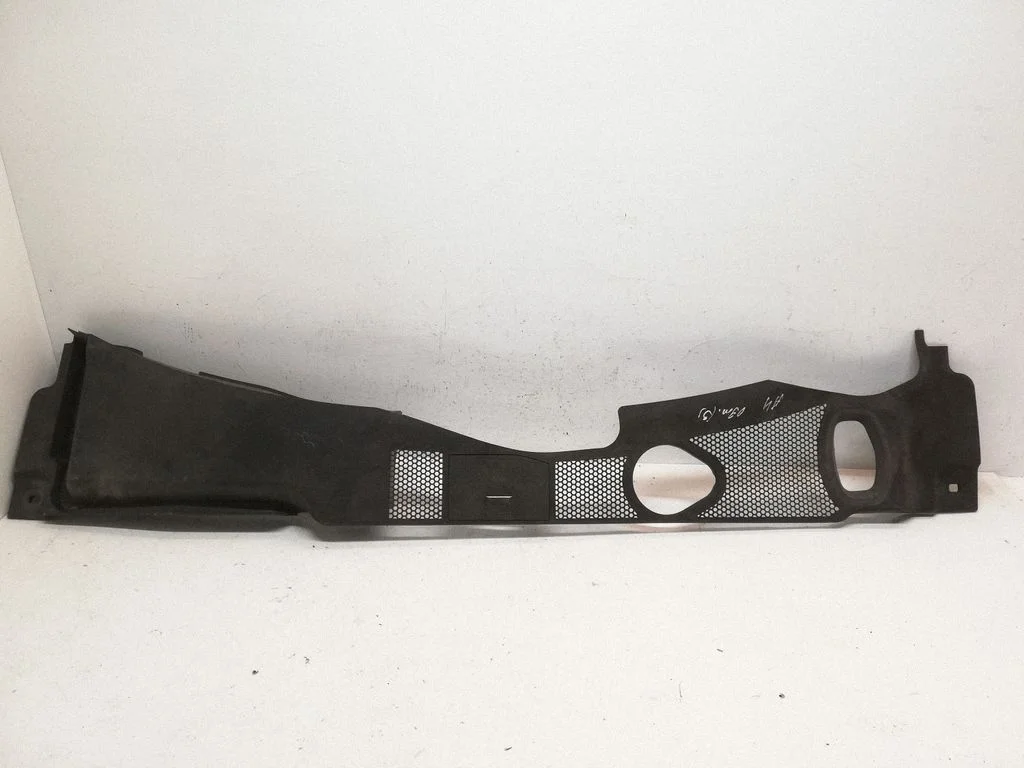 Wiper trim 8K1819447