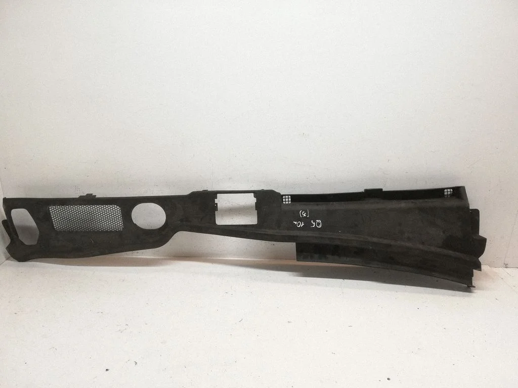 Wiper trim 8R1819447