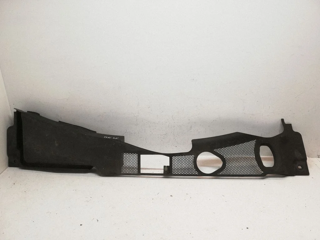 Wiper trim 8K1819447