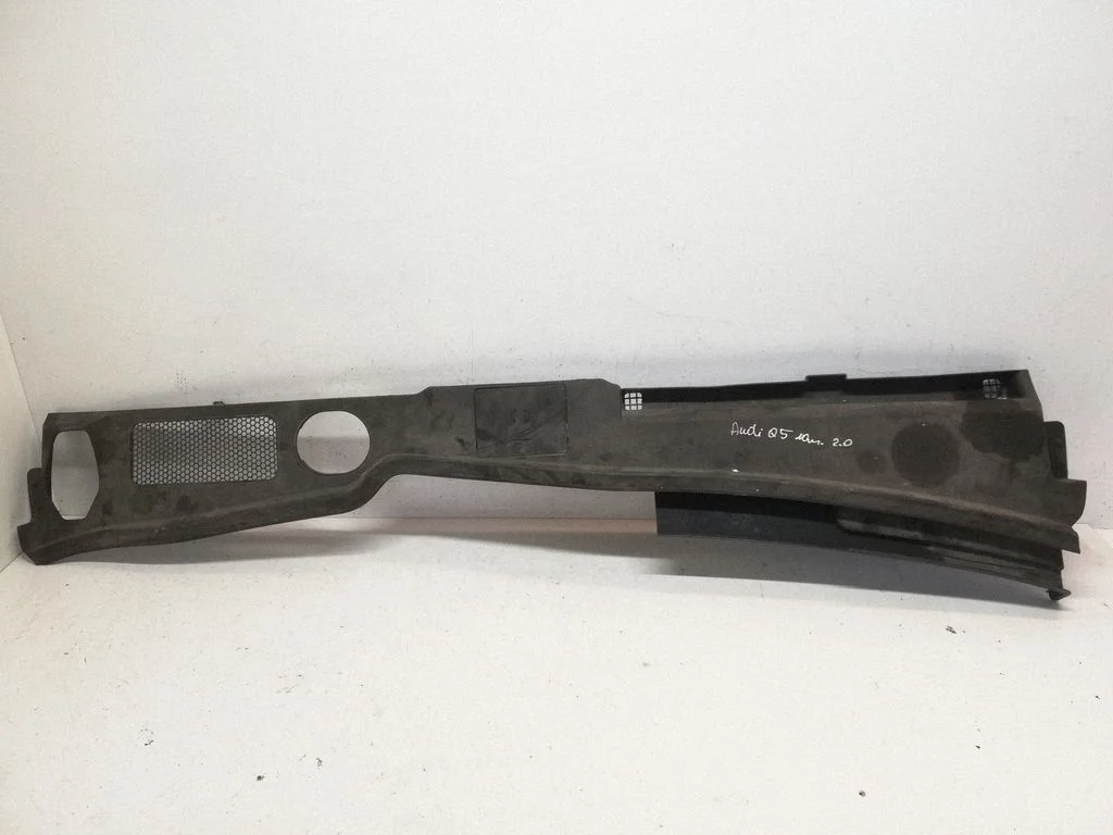 Wiper trim 8R1819447C