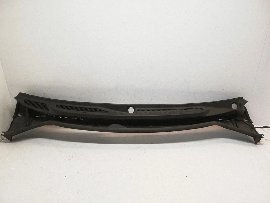 Wiper trim – Toyota Land Cruiser (J200) (2008-)