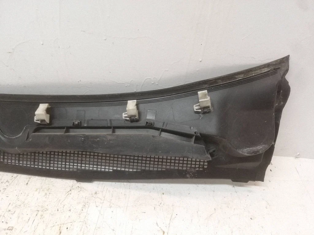 Wiper trim 668110003R