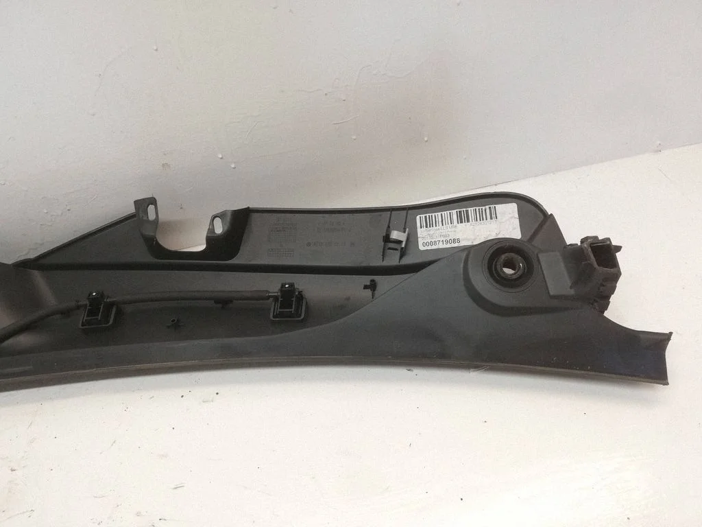 Wiper trim – Mercedes-Benz E-Class W212 (2009-2016)