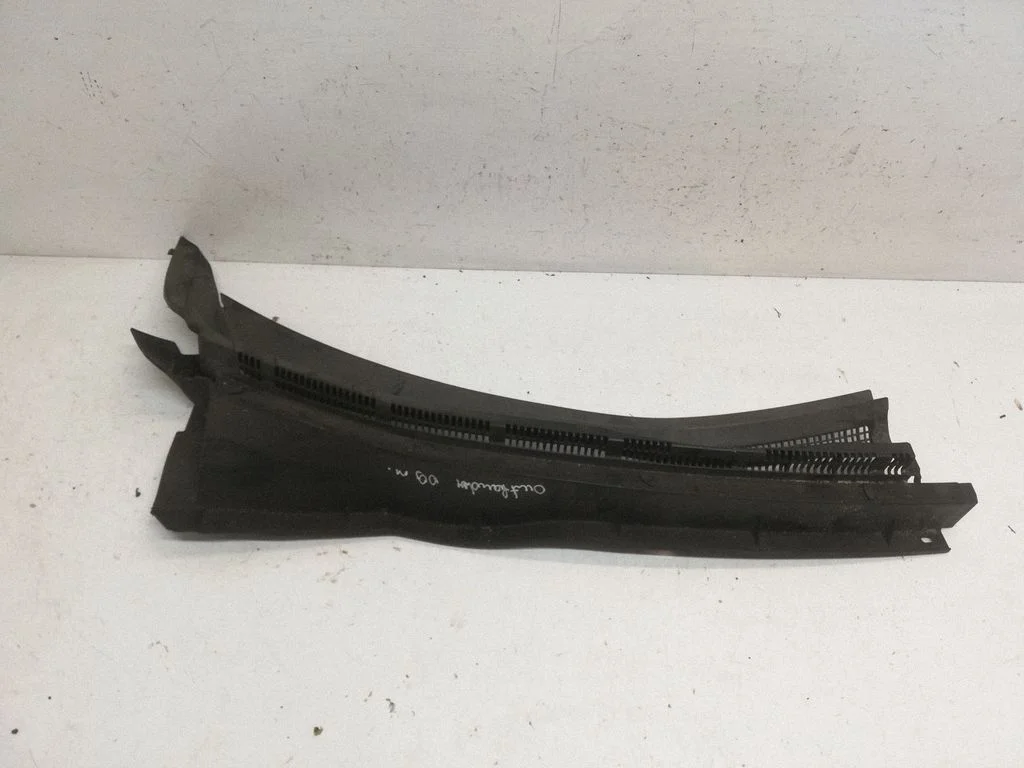 Wiper trim 7405A174114