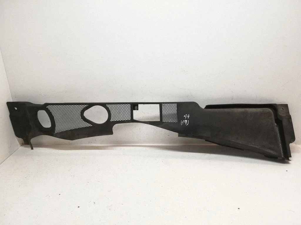 Wiper trim 8K1819447