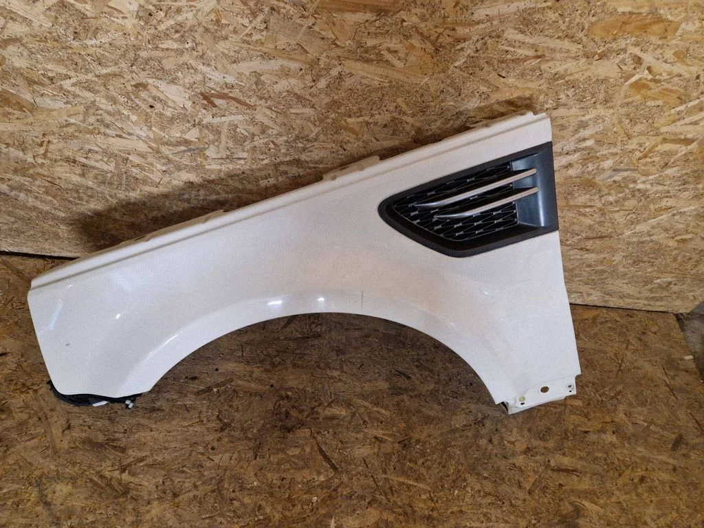 Fender – left