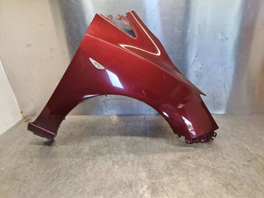 Fender – right