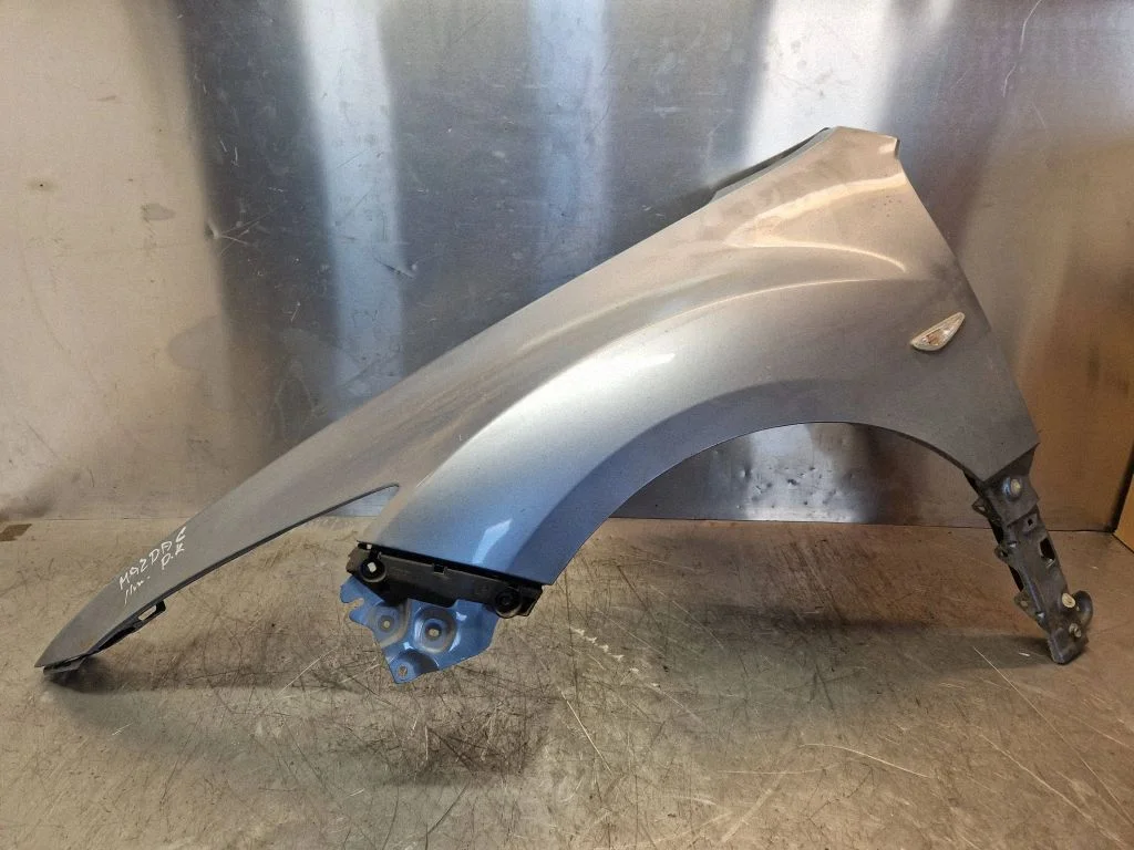 Fender – left