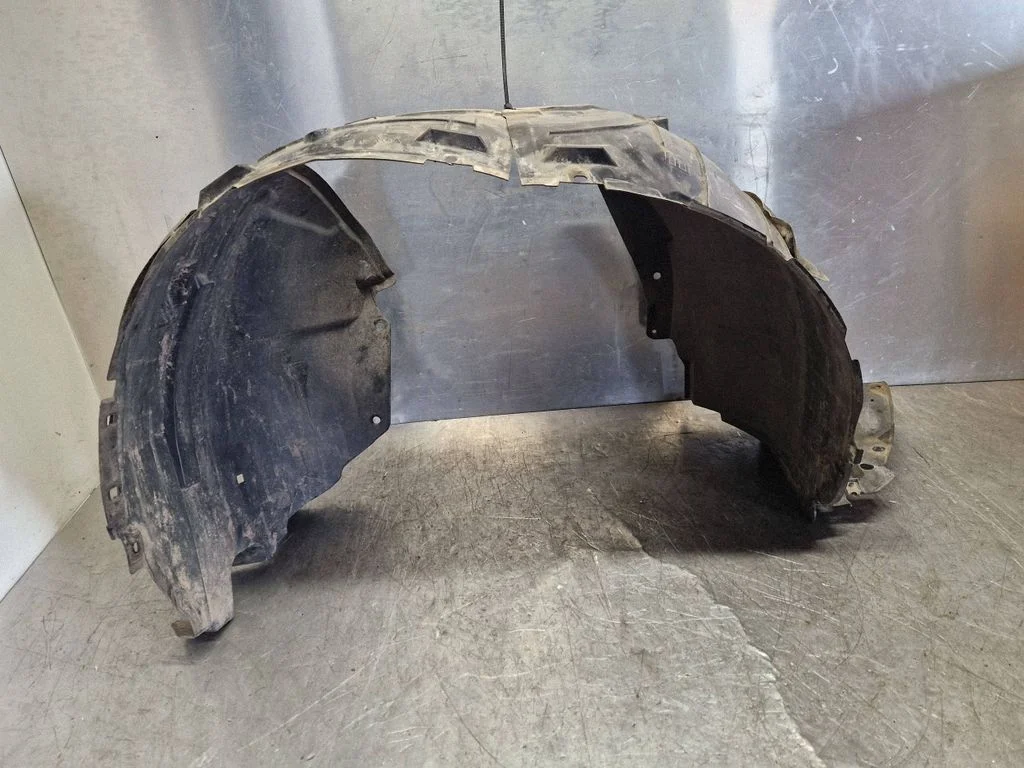 Front wheel arch liner splash guards 638421BA0A