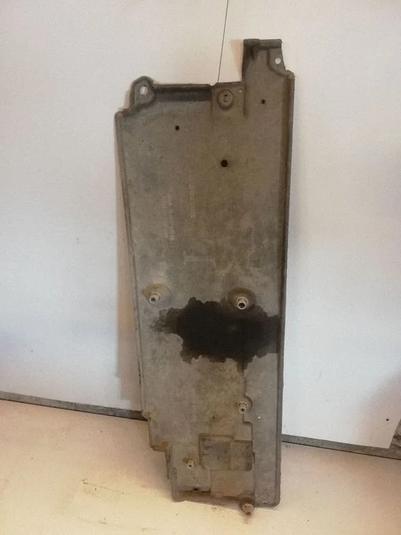 Center/middle under tray cover 5316605010