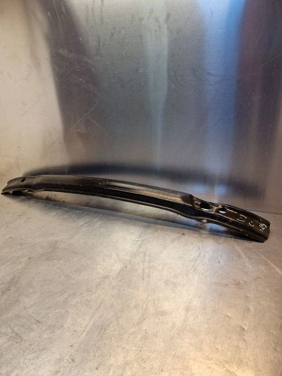 Tagumise kaitseraua põikitala – BMW 5-seeria E60 E61 (2004-2010)