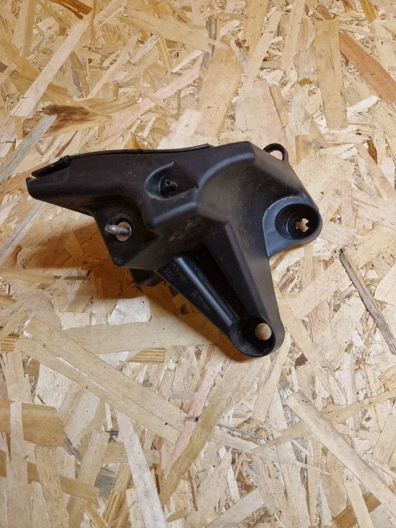 Rear bumper mounting bracket 9683195680