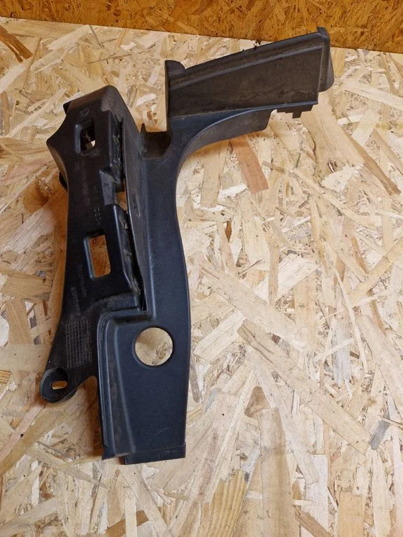 Rear bumper mounting bracket 9685552477