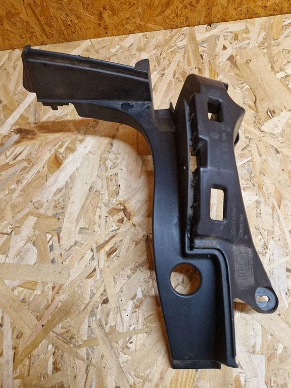 Rear bumper mounting bracket 9685552577
