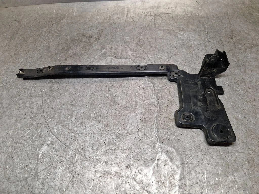 Rear bumper mounting bracket – Ford Transit Custom (2013-2023)