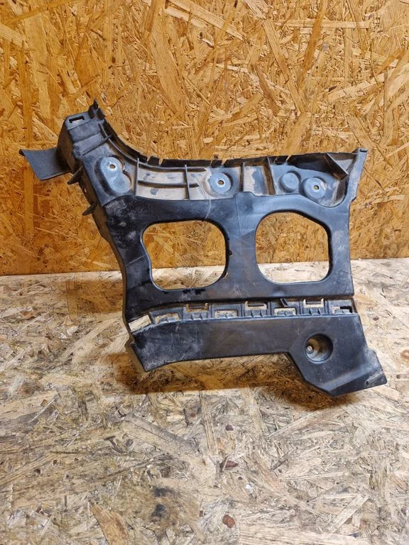 Rear bumper mounting bracket – Ford Transit Custom (2013-2023)