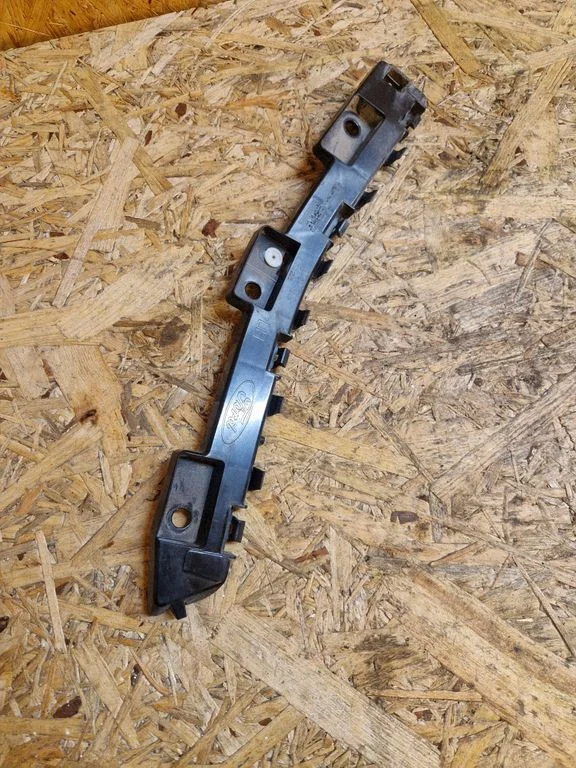 Rear bumper mounting bracket EM2B17E851A