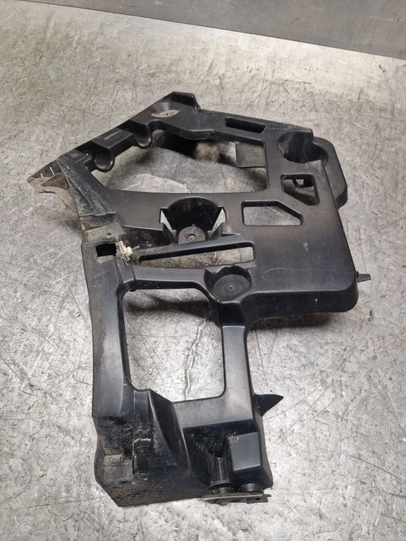Rear bumper mounting bracket 9807800380