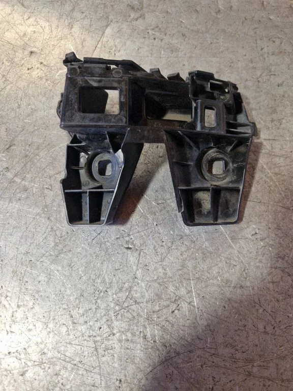 Rear bumper mounting bracket 3G9807484