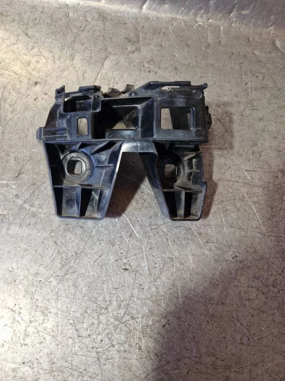 Rear bumper mounting bracket 3G9807483